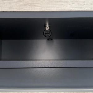 Mesa de Luz Volentiera Kyomu de Melamina (Cajón Oculto + Puerta) - Imagen 7