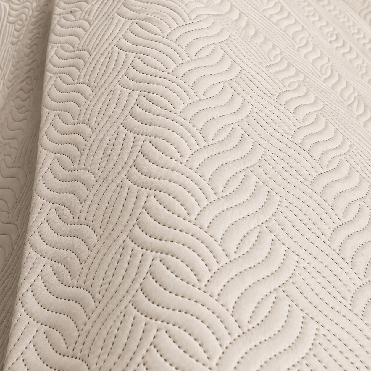 Cubrecama Panamá T&T 100% Microfibra Con Fundas Matelaseado - Imagen 3